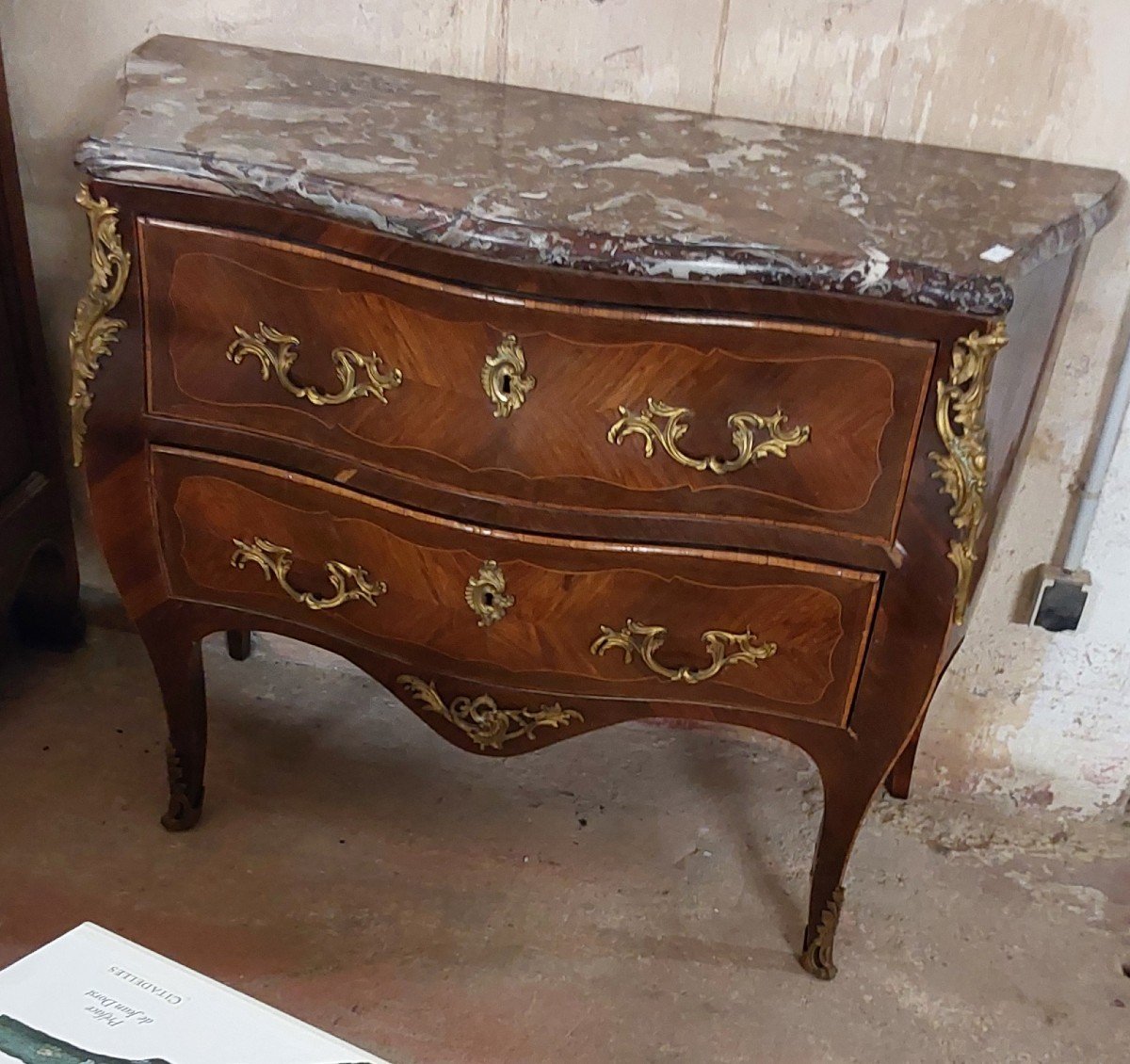 Commode  De Forme Galbee Estampillée M.roussel  Paris Epoque Louis XV.  XVIIIieme