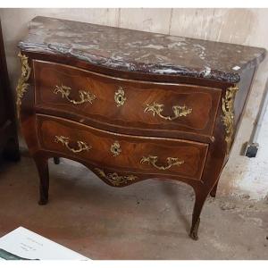 Commode  De Forme Galbee Estampillée M.roussel  Paris Epoque Louis XV.  XVIIIieme