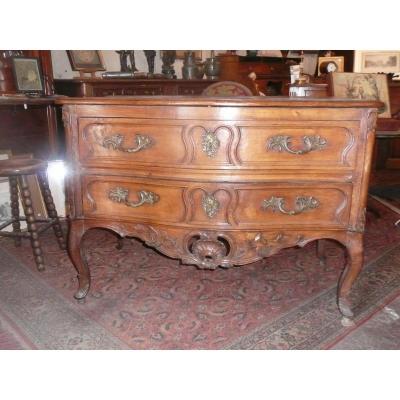 Provencale Commode In Walnut Louis 15 Curved On Three Faces With A Belt Ajourée