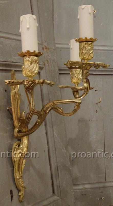 Paire d'Appliques De Style Louis XV En Bronze Doré -photo-4