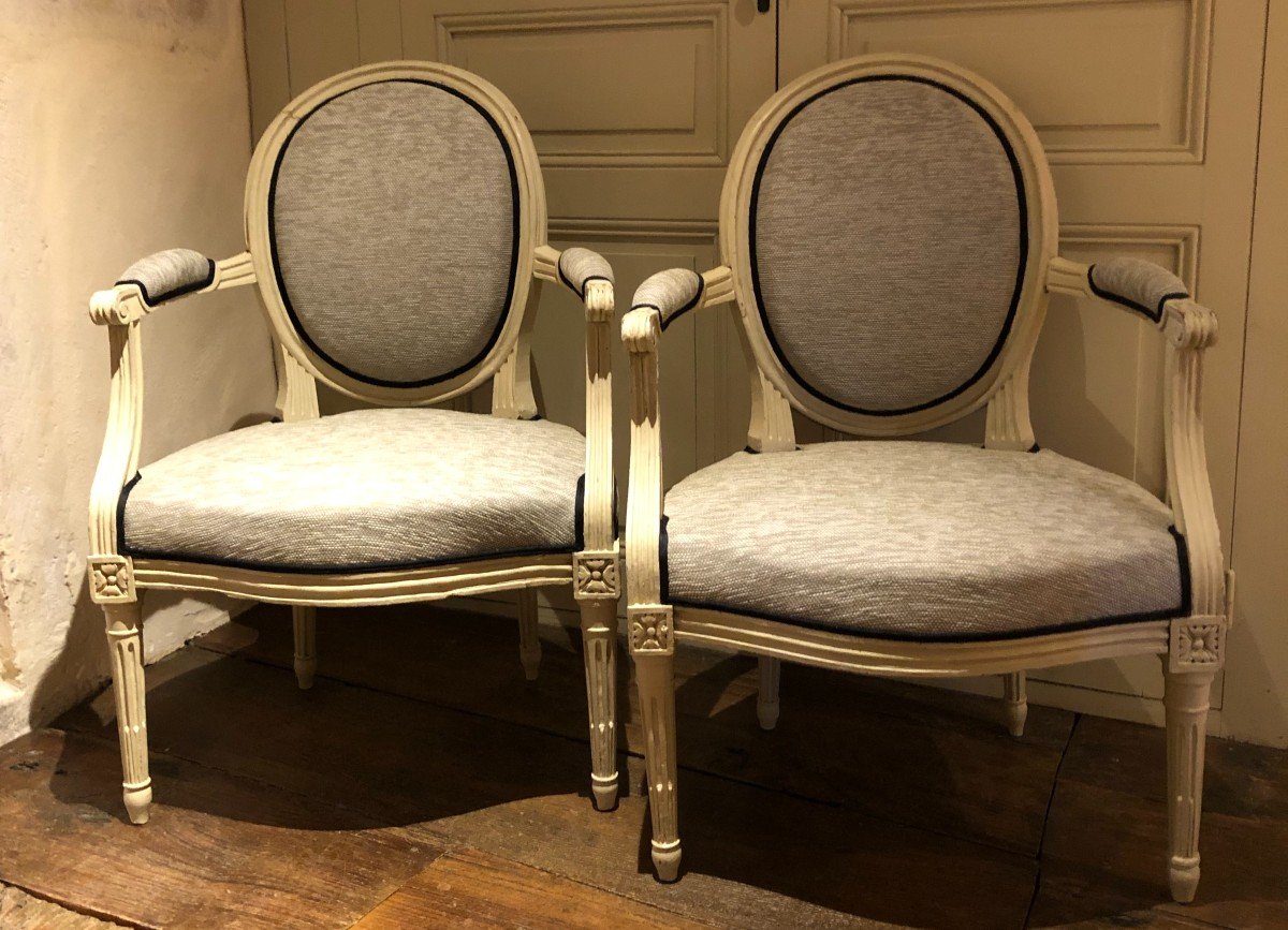 Pair Of Louis XVI Medallion Armchairs In Cabriolet Period 18th Century-photo-2