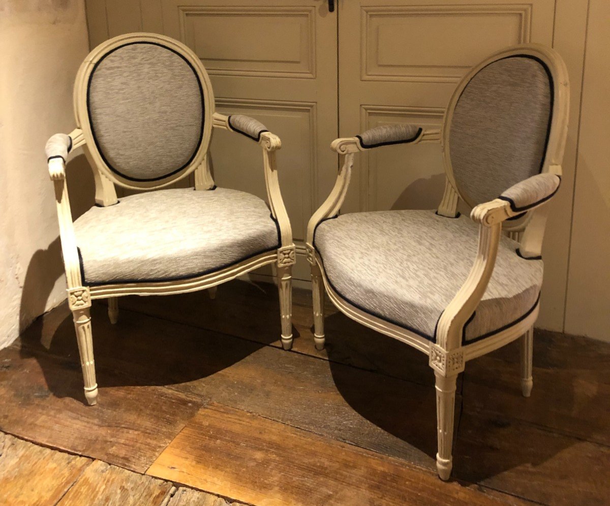 Pair Of Louis XVI Medallion Armchairs In Cabriolet Period 18th Century-photo-3