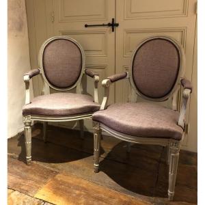 Pair Of Louis XVI Medallion Armchairs In Cabriolet Period 18th Century