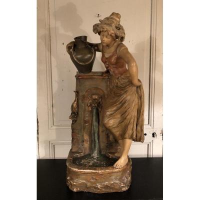 Jeune Femme à La Fontaine En Plâtre Polychrome Vers 1900