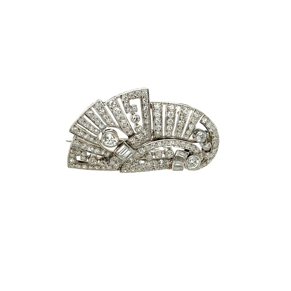 Broche diamant Artdeco en platine, sertie de diamants ronds et baguettes de 1,80 ct