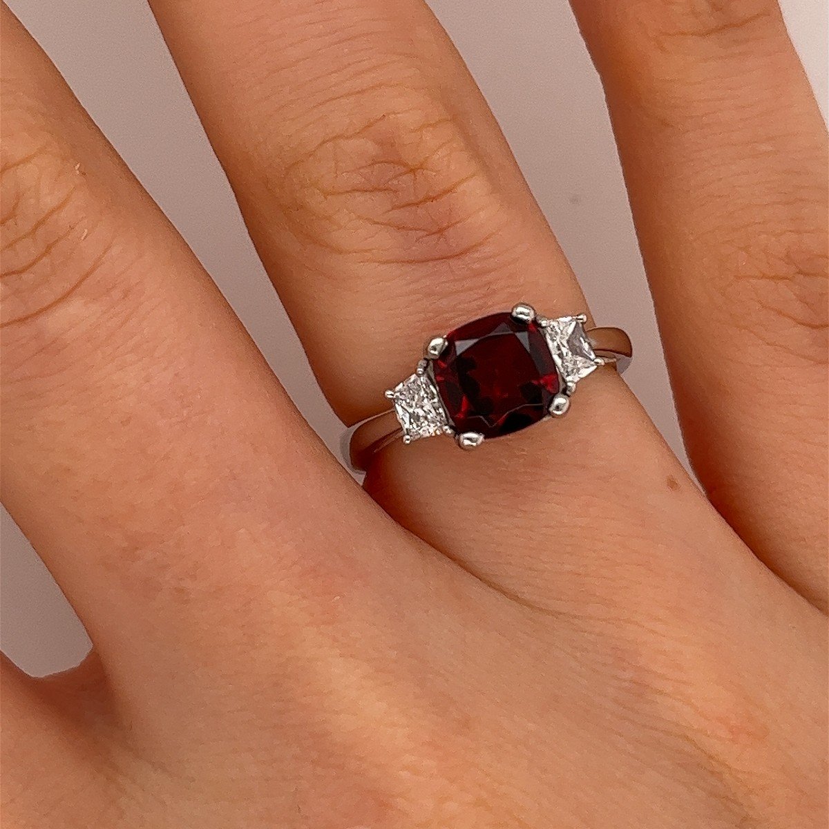 Platinum 1.88ct Garnet And Diamond Ring Set With 0.33ct Tapered Diamonds-photo-1