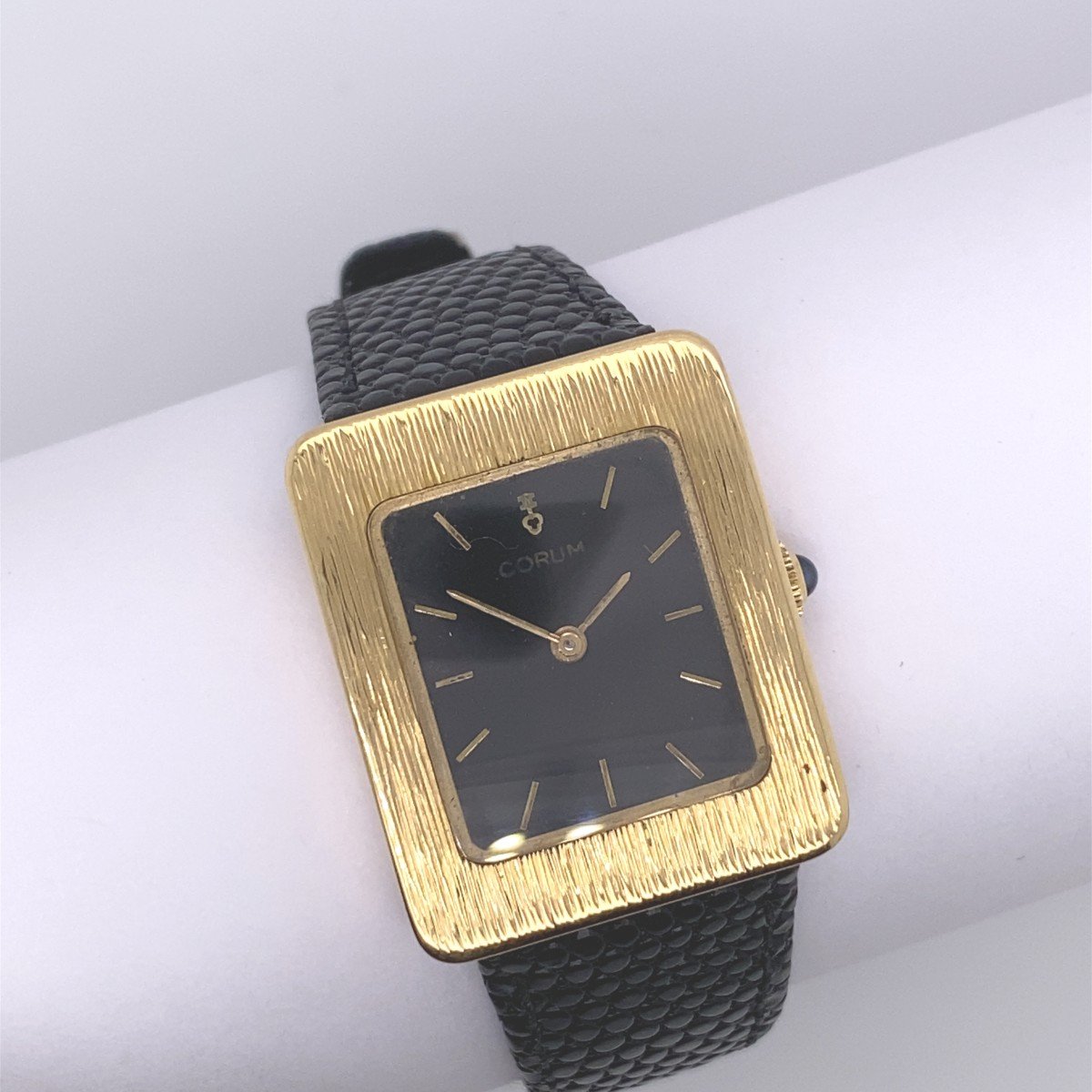 Montre Corum Vintage En Or Jaune 18 Carats Des Années 1970 En Parfait état De Fonctionnement-photo-2