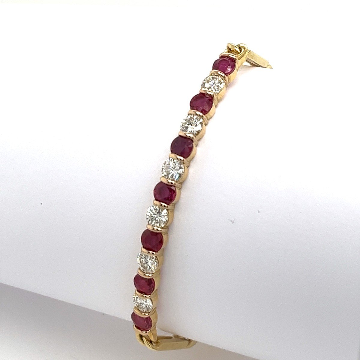 Bracelet Rubis Et Diamants En Or Jaune 18 Carats, Serti De Diamants 1,50 Ct Et De Rubis 1,75 Ct