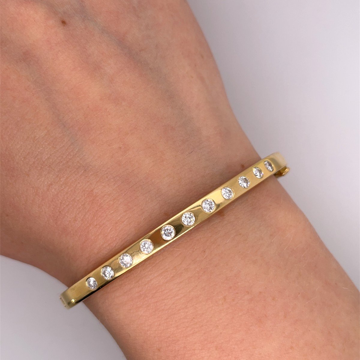 Bracelet Jonc En Or Jaune 18 Carats, Serti De Diamants Naturels De 0,75 Carat-photo-1