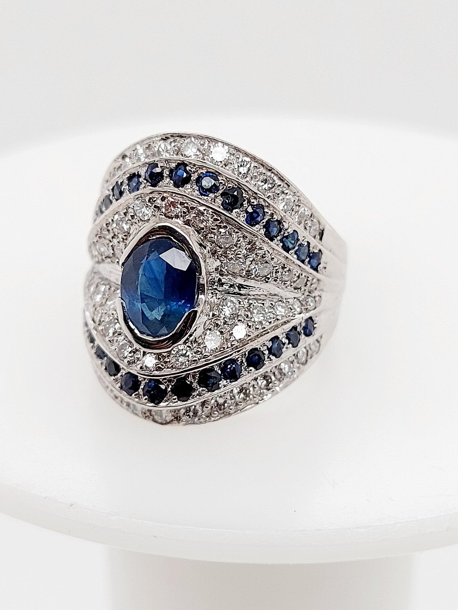 0.75ct Oval Sapphire Ring In Premium 18k White Gold Surrounded By Diamonds-photo-2