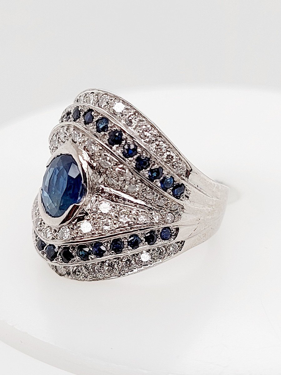 0.75ct Oval Sapphire Ring In Premium 18k White Gold Surrounded By Diamonds-photo-4