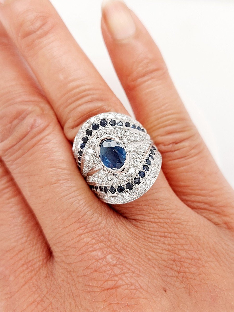 0.75ct Oval Sapphire Ring In Premium 18k White Gold Surrounded By Diamonds-photo-5