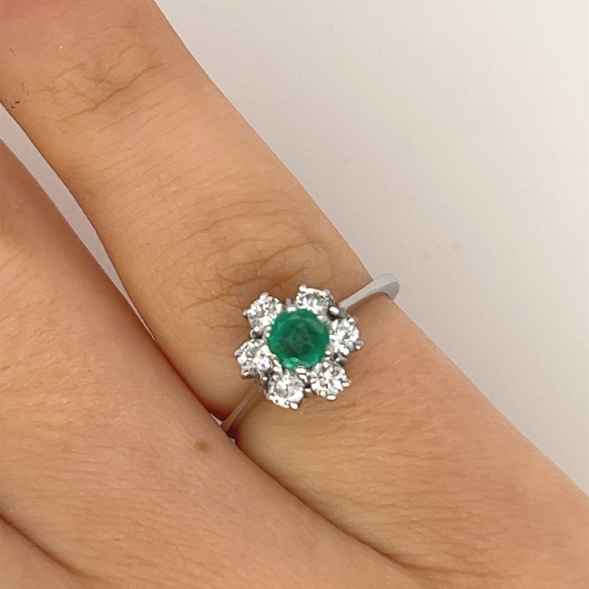 18k White Gold Emerald And Diamond Ring-photo-6