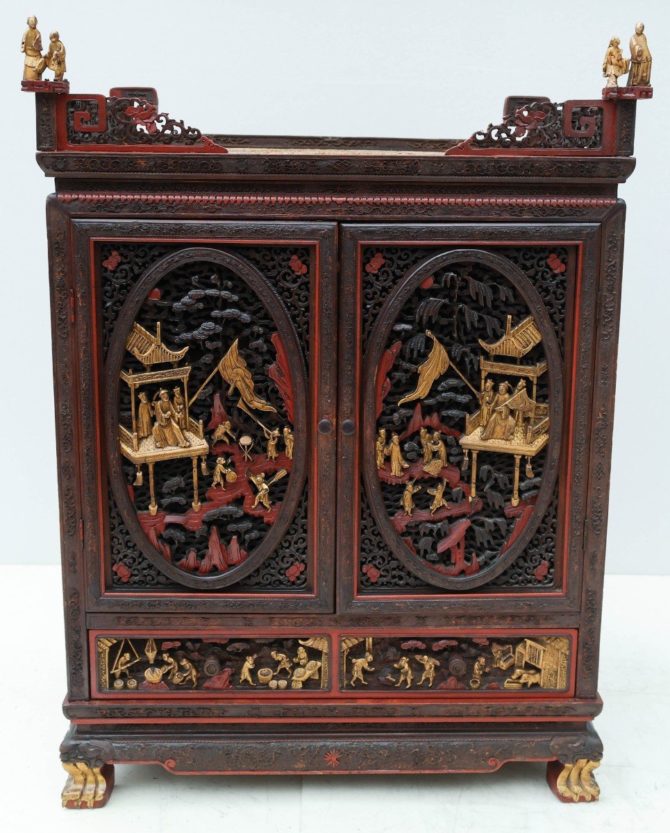 Cabinet En Bois Sculpté, Chine XIXe Siècle