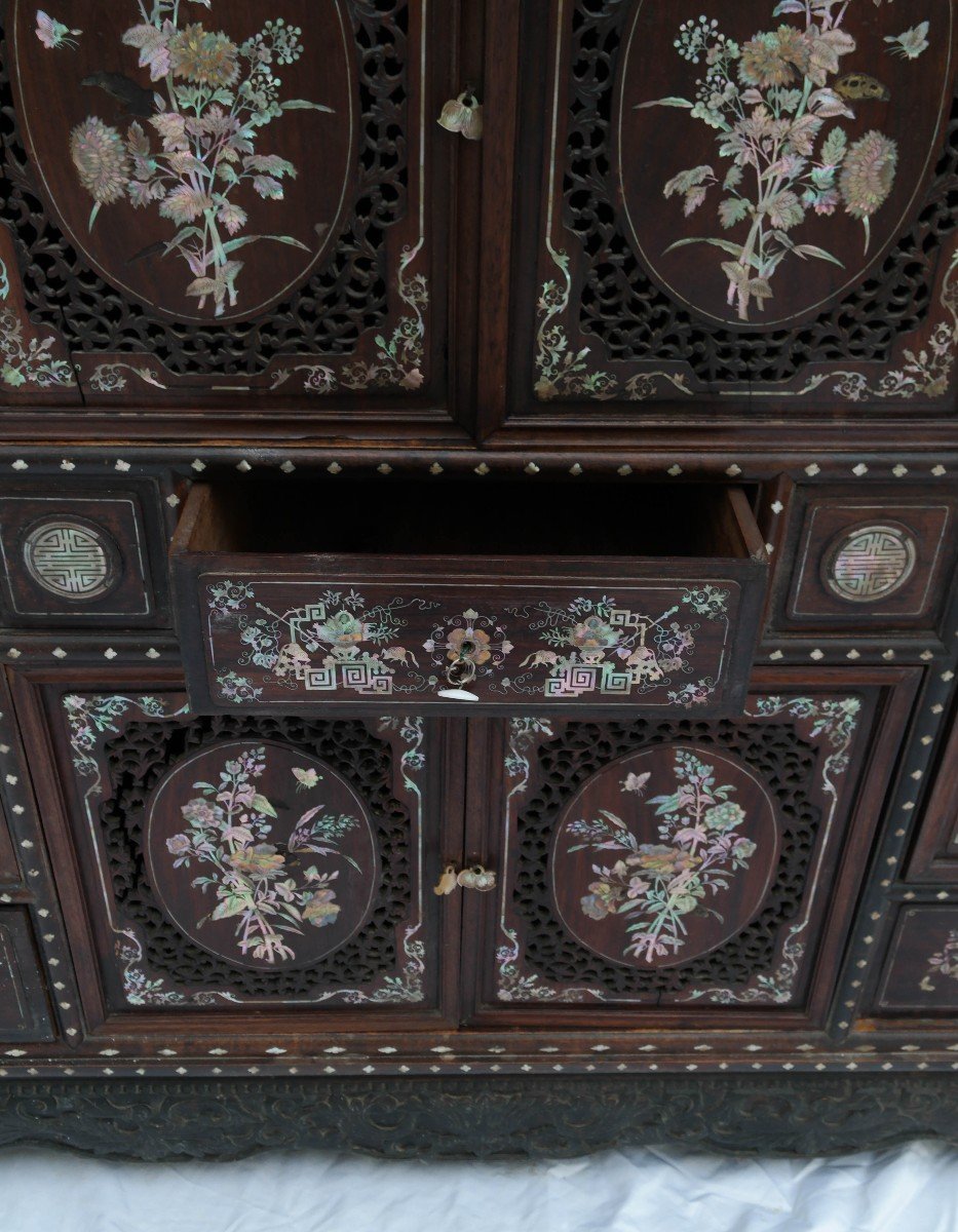 Indochinese Cabinet In Ironwood With Mother-of-pearl Inlays-photo-3