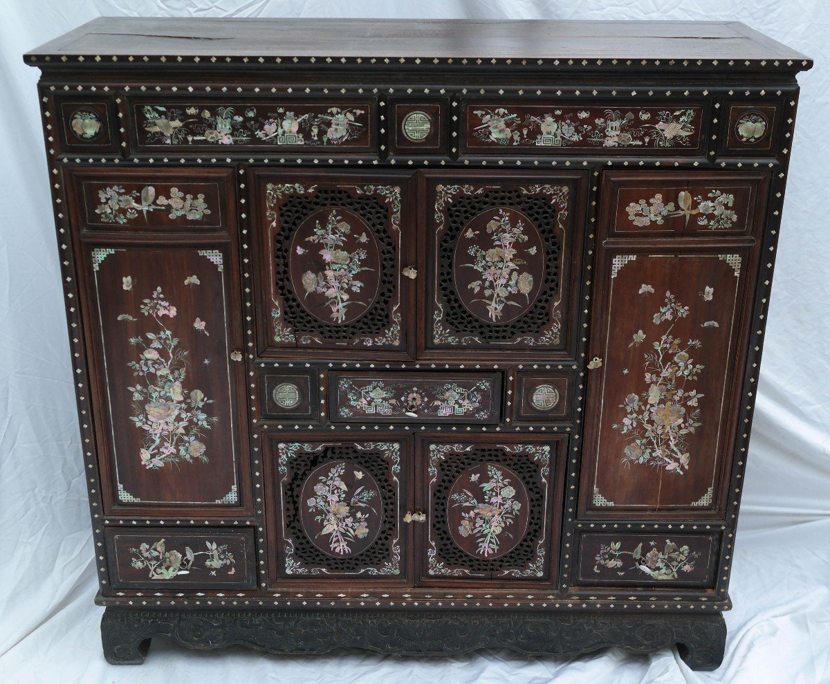 Indochinese Cabinet In Ironwood With Mother-of-pearl Inlays