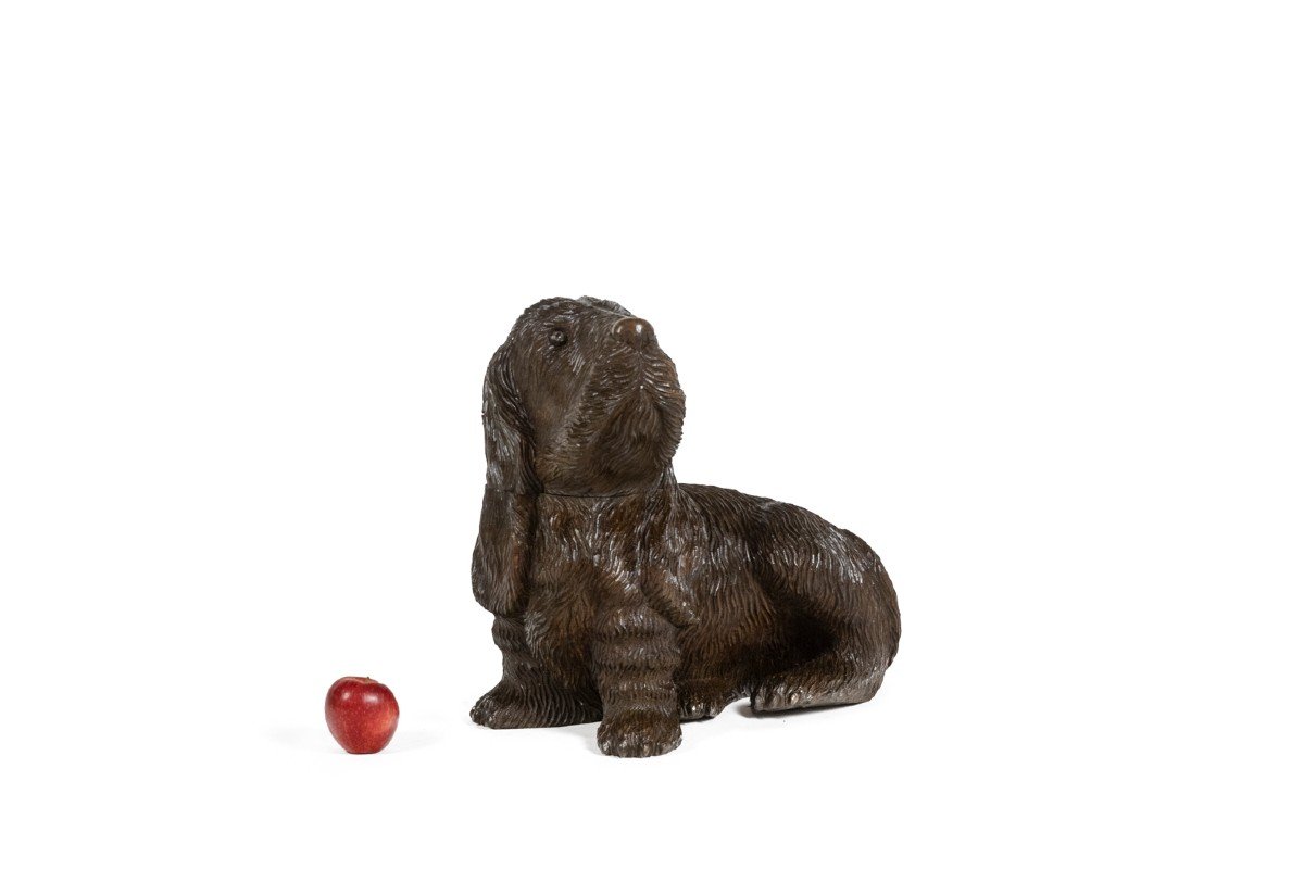 Chien En Tilleul Sculpté De Style Forêt-noire, Circa 1900