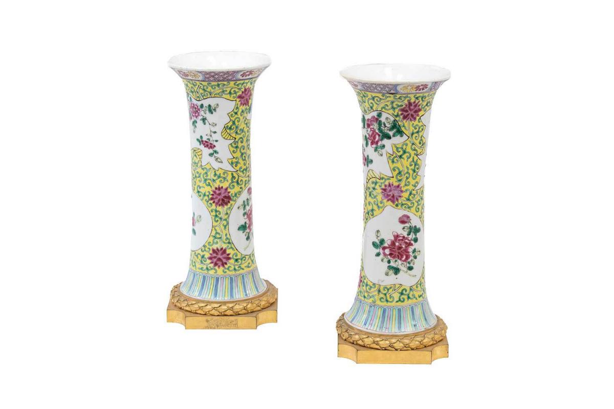 Pair Of Gu-form Pink Porcelain Family Vases, Late 19th Century - Ls3567381