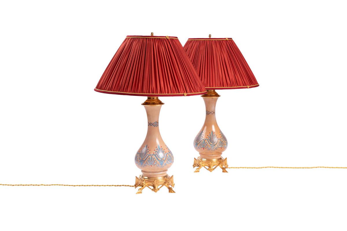 Pair Of Gothic Revival Style Opaline Lamps And Gilt Bronze, Circa 1890 - Ls3388621