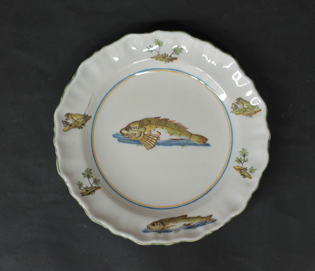 Varages Earthenware Plate Decorated With A Fish. 18th C. 