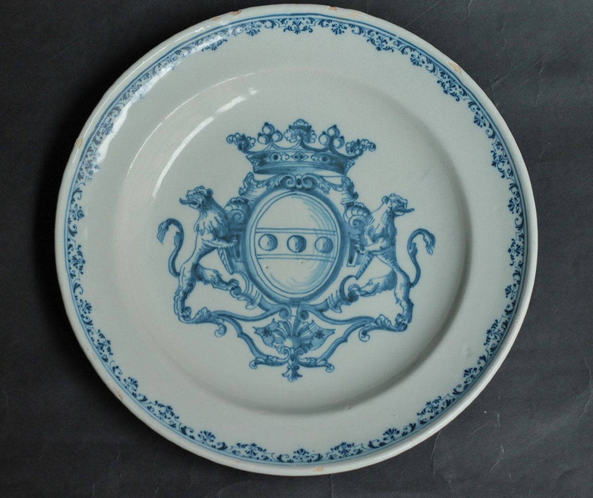 Earthenware Plate From Moustiers Decorated With Coat Of Arms, 18th C.-photo-2