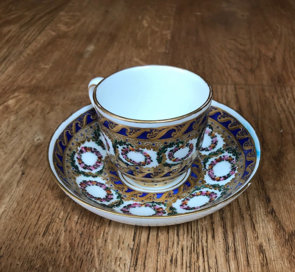 Bouillard Goblet In Soft Porcelain From Sèvres, Marked 1769, 18th Century.