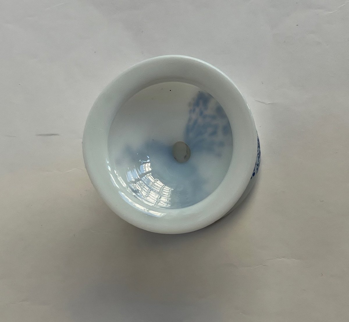 Saleron Sur Piédouche En Verre Opalin Blanc Tacheté De Bleu, Atelier Nivernais, Fin 17e Siècle-photo-2