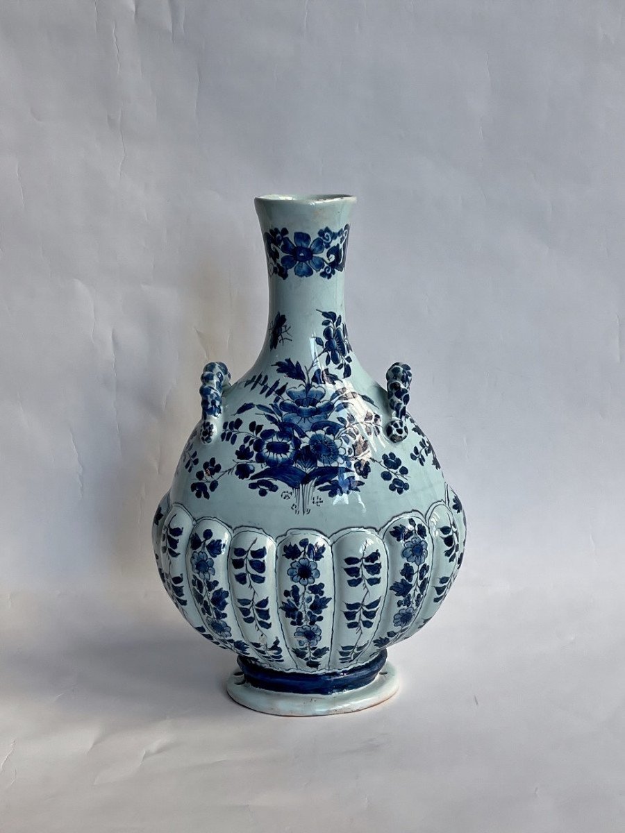 Nevers Earthenware Gourd Vase With Persian Style Blue Camaïeu Decor, 2nd Half Of The 17th Century -photo-3