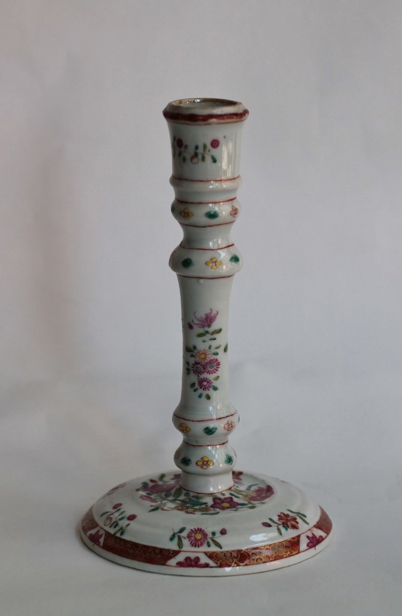 Flambeau En Porcelaine De Chine à Décor Famille Rose. Epoque Qianlong, 18eme Siècle.-photo-4