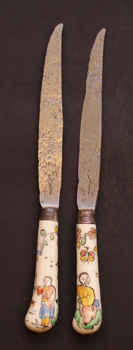 Chantilly Pair Of Knives.