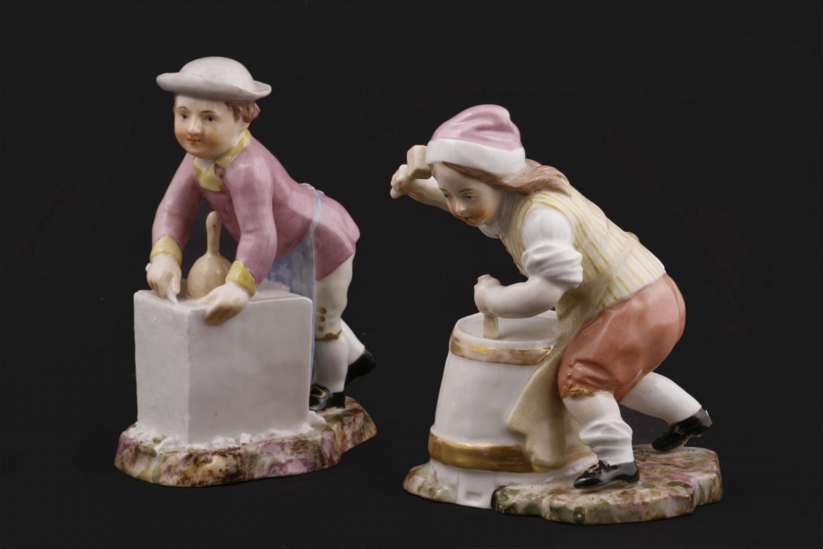 Furstenberg, Deux Statuettes En Porcelaine.-photo-2