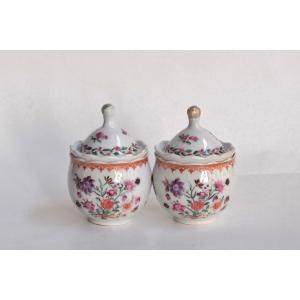 Pair Of Chinese Porcelain Juice Pots, Qianlong Period, 18th Century.