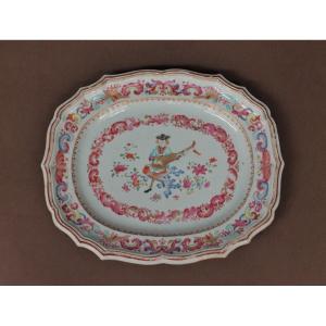 Chinese Porcelain Dish Decorated With A Musician. Qianlong Period (1736-1795).