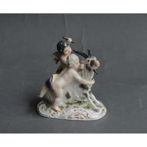 Meissen Porcelain Group Of Children Playing With A Goat, Circa 1755, 18th Century.