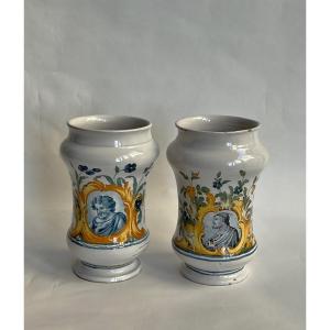 Two Castelli Earthenware Albarelli Decorated With Portraits Of Men. Workshop Grue, Late 18th C.