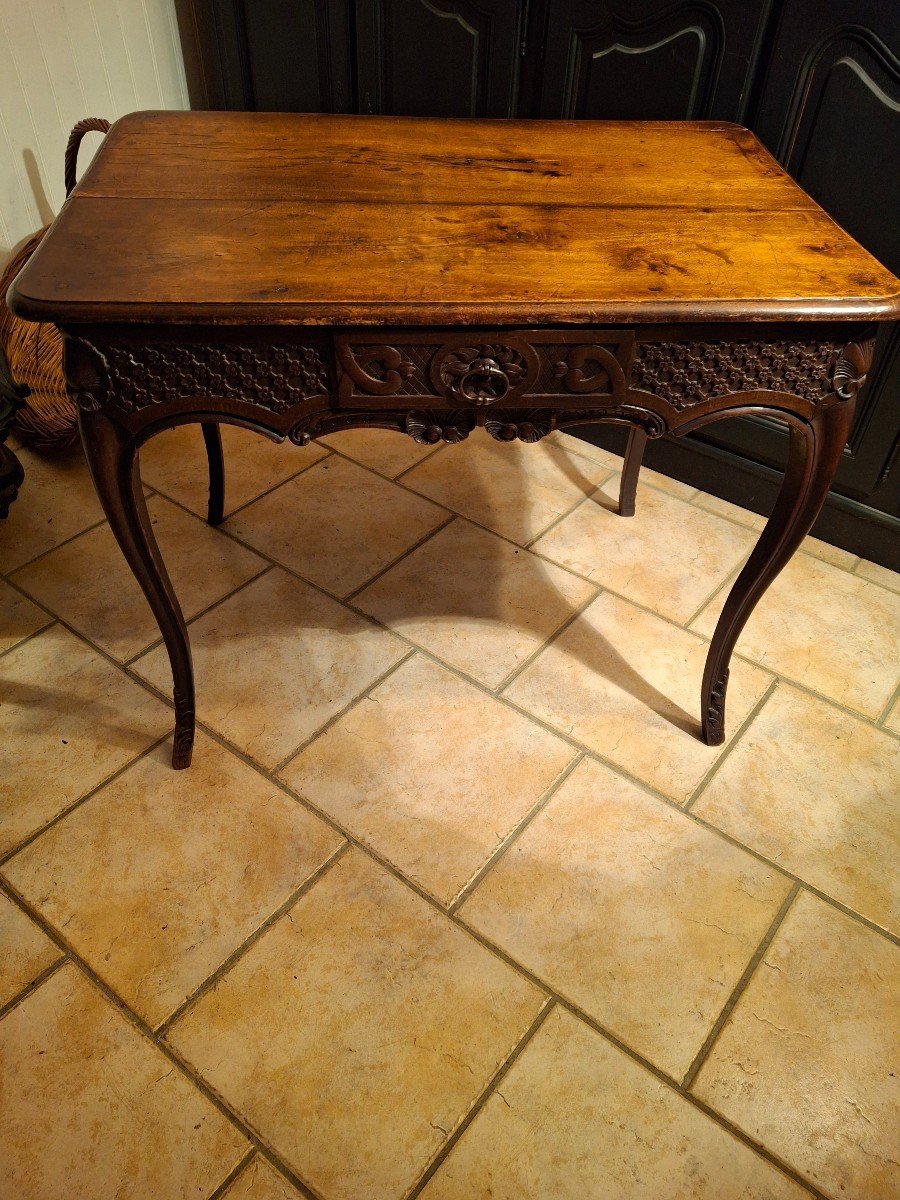 18th Century Cabaret Table-photo-4