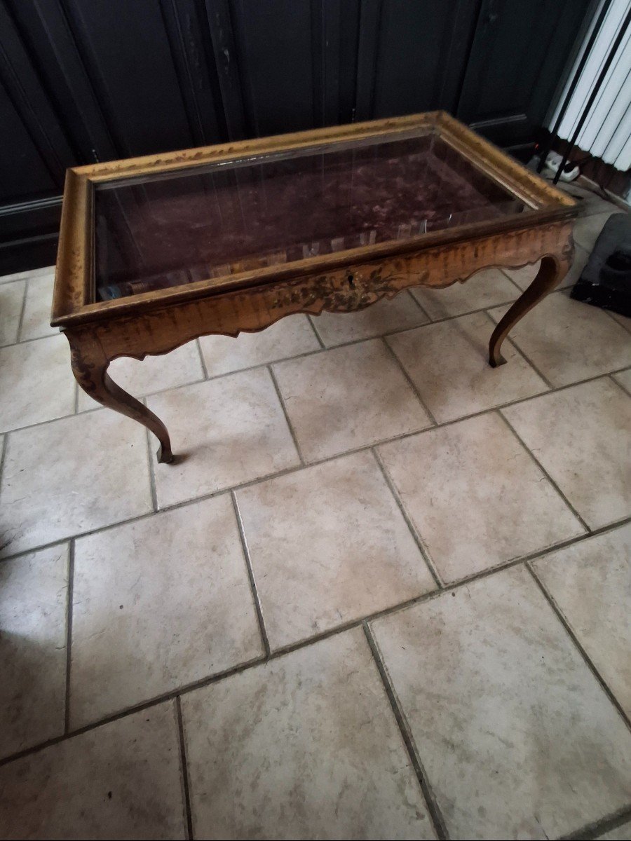 Louis XV Style Display Case In Martin Varnish