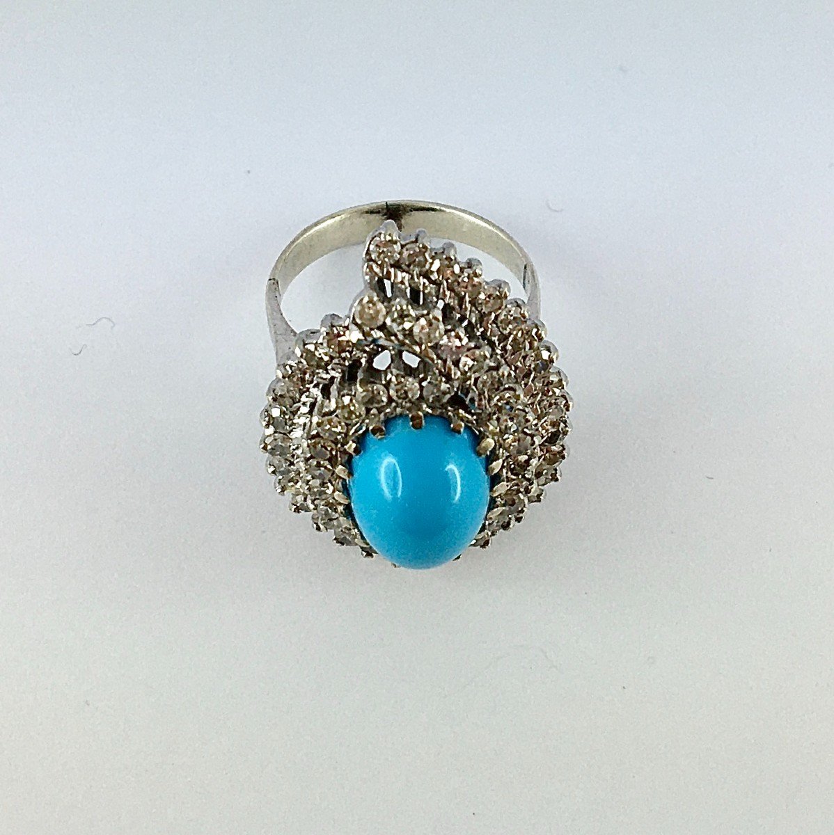 Bague Forme Poire  Cabochon De Turquoise Double Entourage Diamants Sur Or Blanc-photo-3