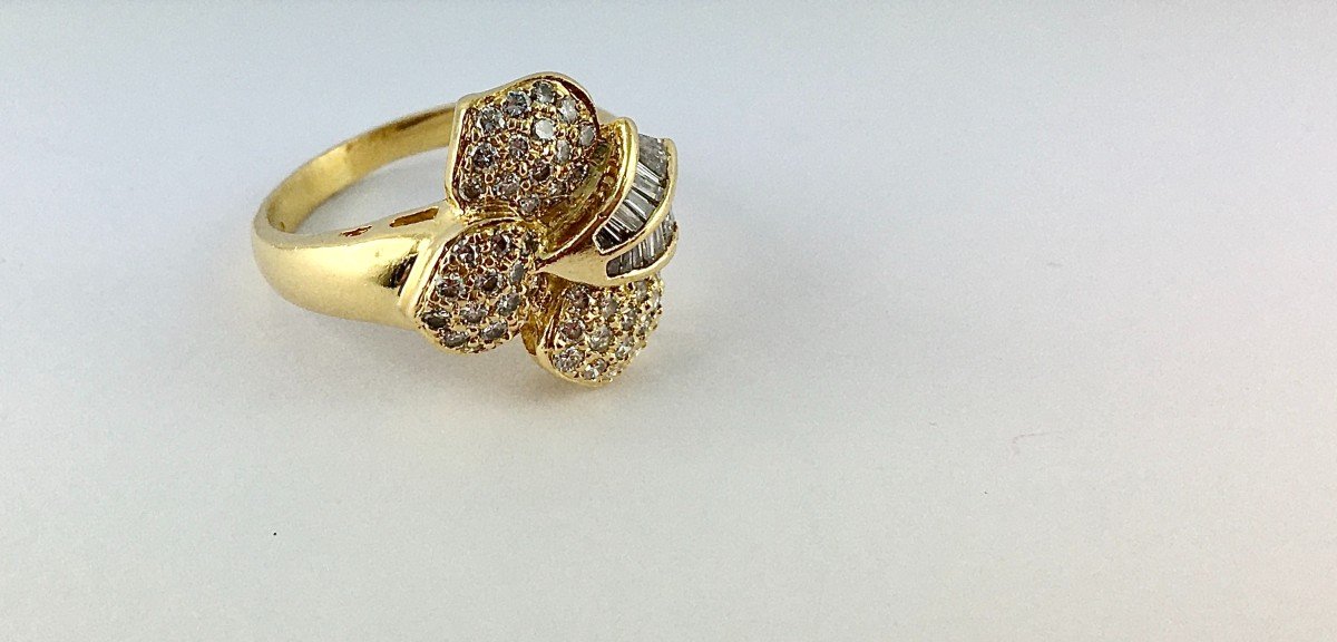 Plant Motif Ring With Brilliant Cut Diamonds And Baguettes In Yellow Gold-photo-2