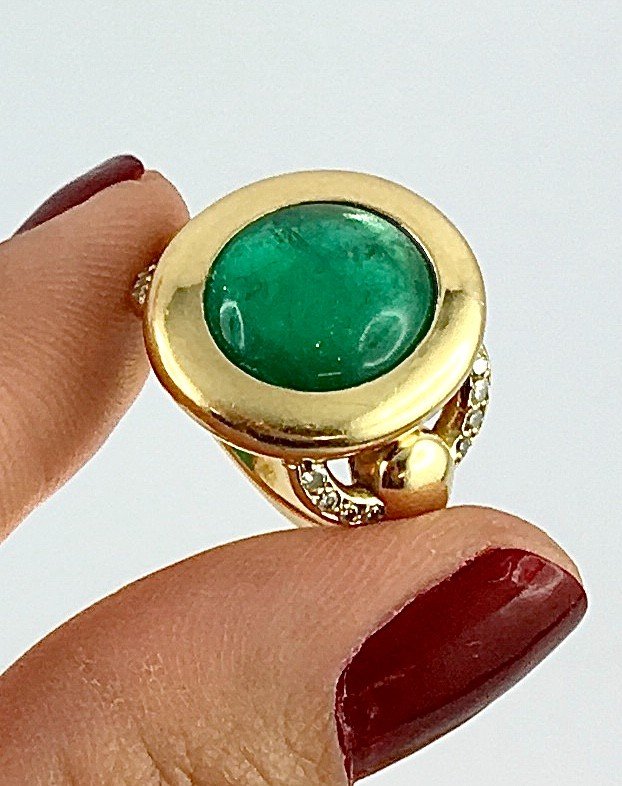 Bague Emeraude De Colombie Cabochon Et Arceaux Pavés De Diamants Sur Or Jaune-photo-2