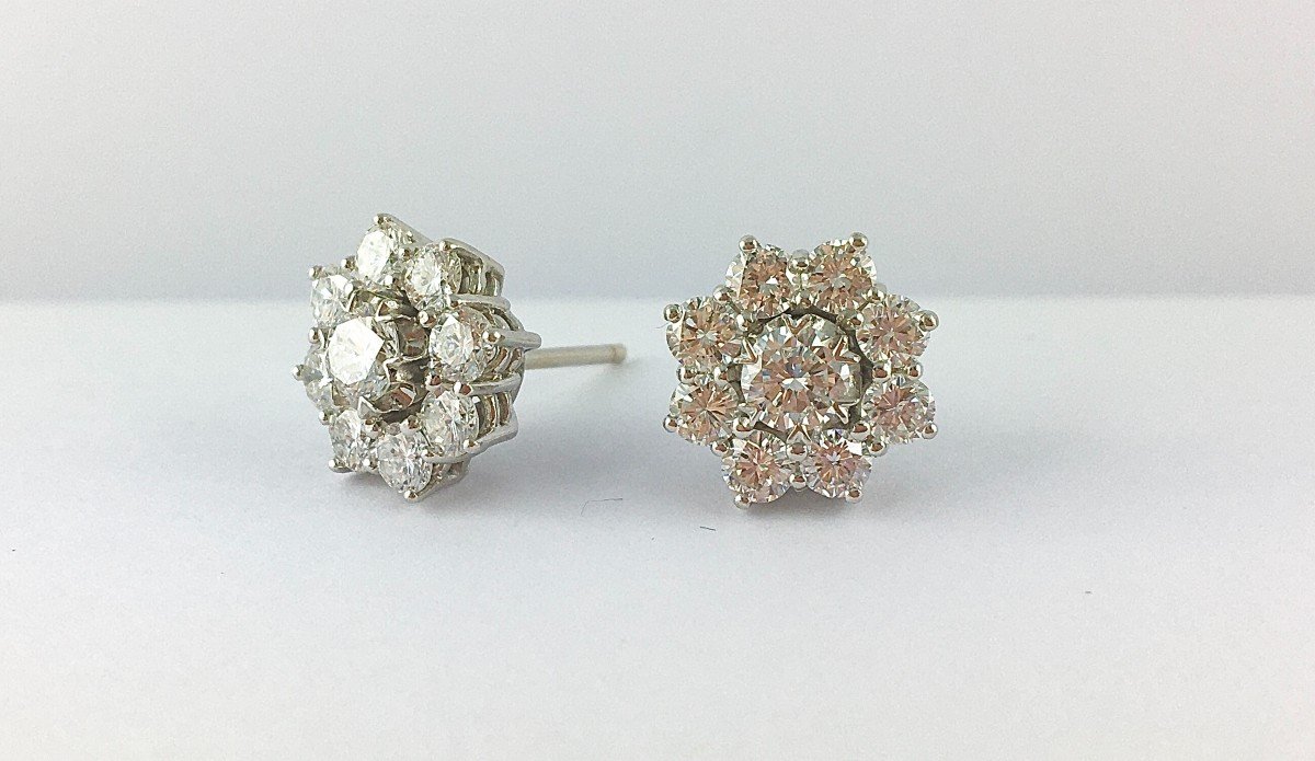 Daisy Diamond Earrings Surrounding Brilliant Cut Diamonds In White Gold-photo-3