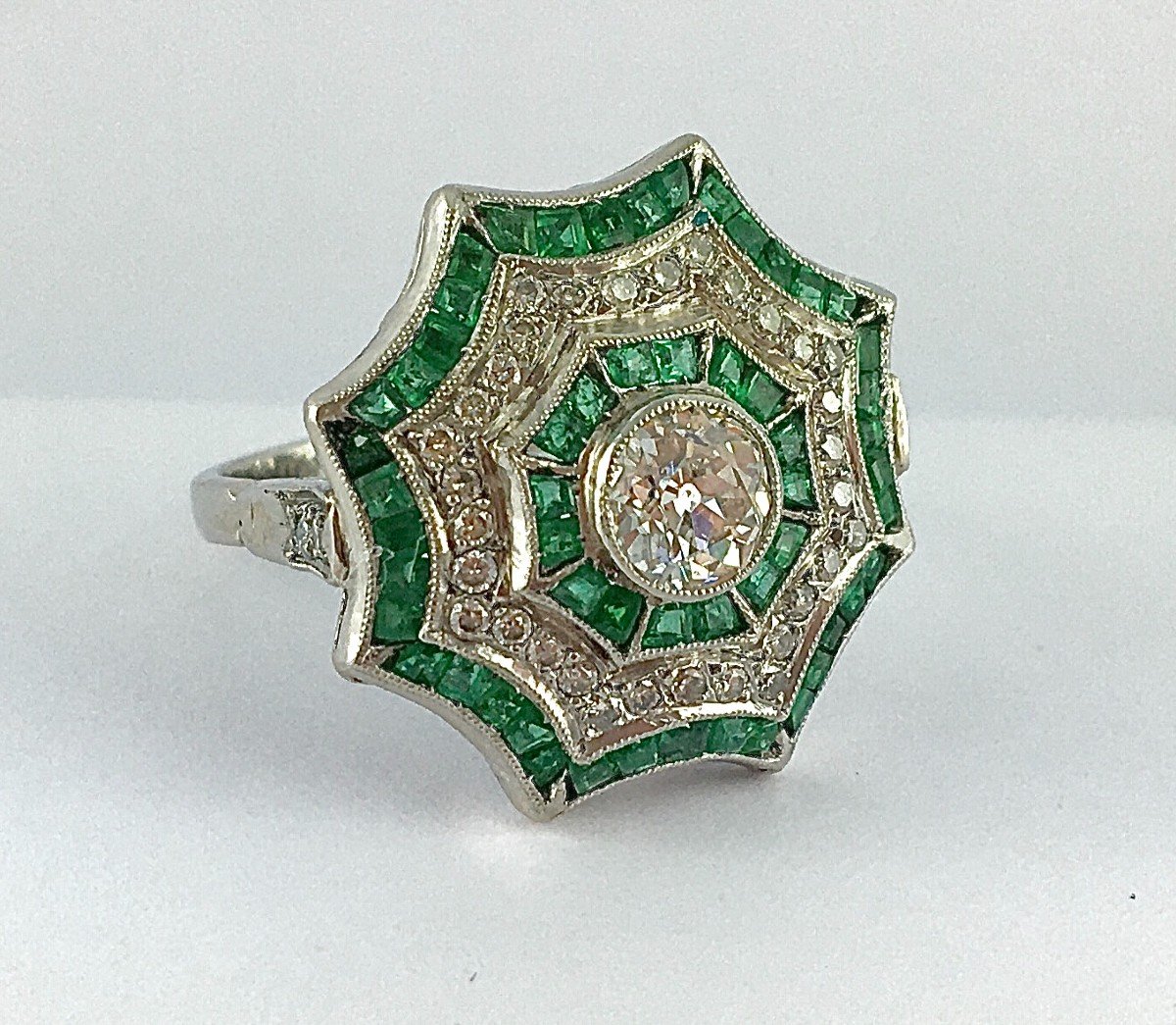 Art Deco Style Umbrella Ring, Diamond Surrounding Calibrated Emeralds And Diamonds On Platinum