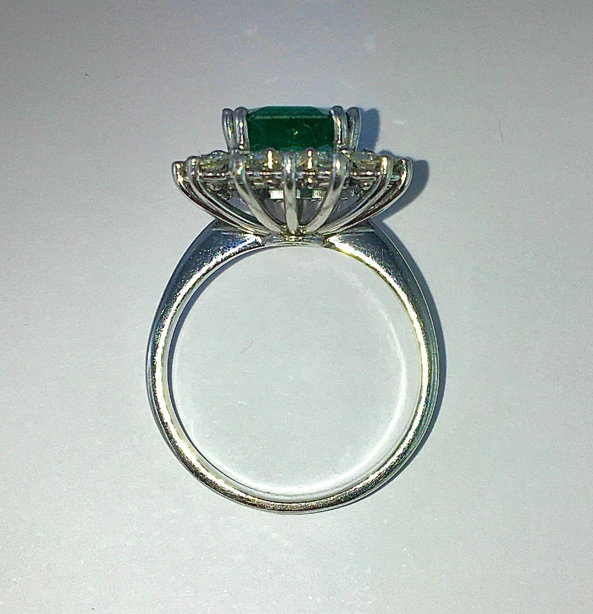 Pompadour Emerald Ring Diamond Surround On Platinum-photo-5