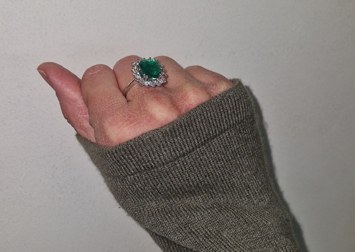 Pompadour Emerald Ring Diamond Surround On Platinum-photo-8