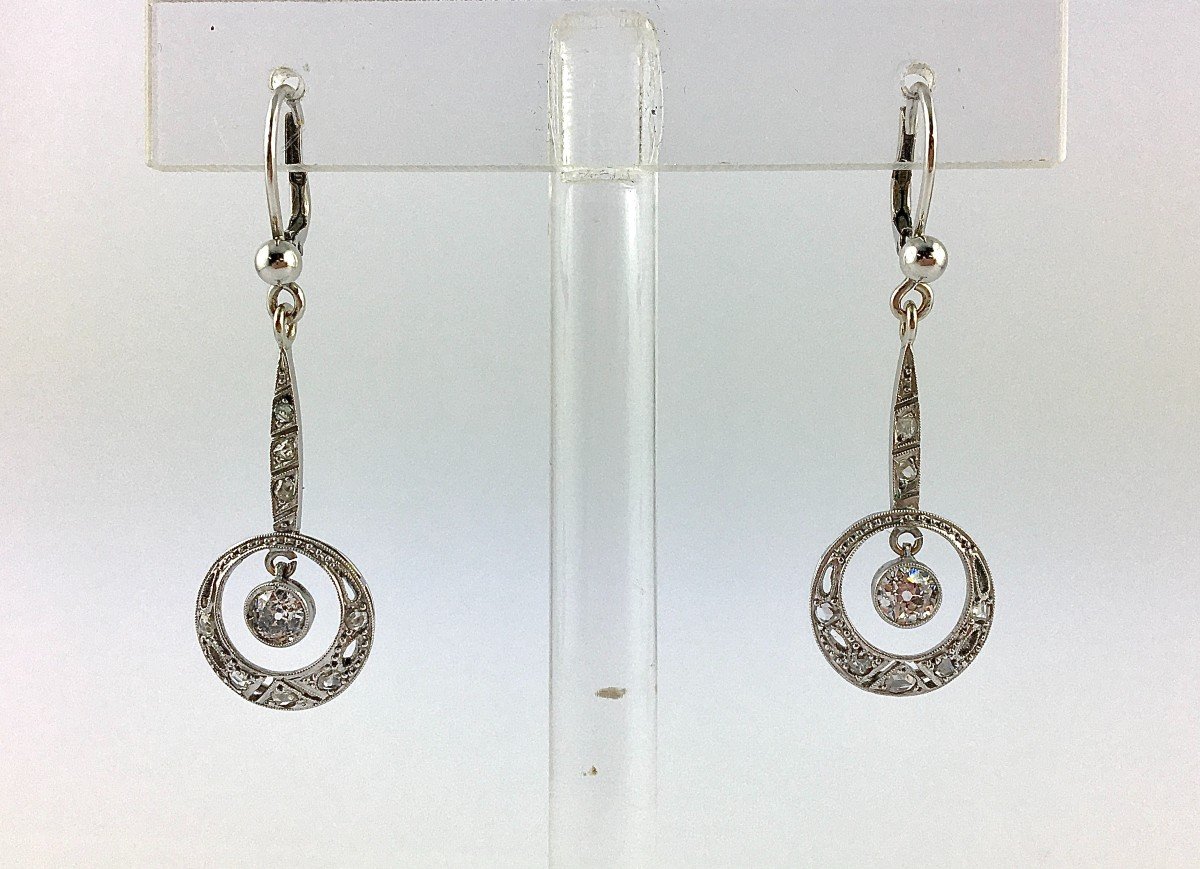 Boucles d'Oreilles Pendants Art Déco Diamants sur Platine et Or Blanc-photo-2