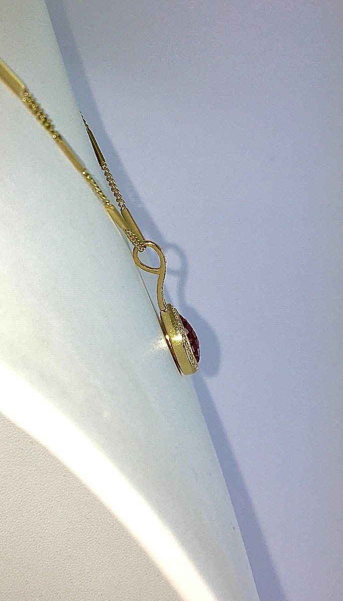 Calibrated Ruby Pear Pendant Set With Mysterious Diamond Surround And Its Yellow Gold Chain -photo-4