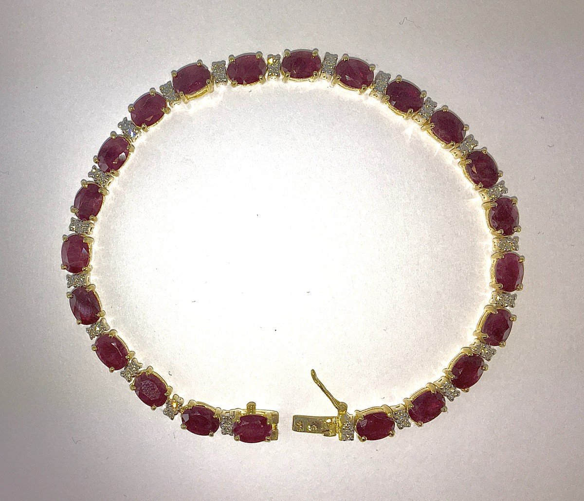 Bracelet Ligne  De Rubis Et Diamants Sur Or Jaune-photo-3