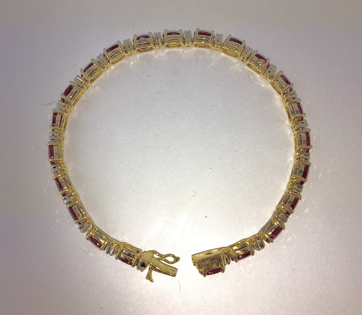 Bracelet Ligne  De Rubis Et Diamants Sur Or Jaune-photo-6