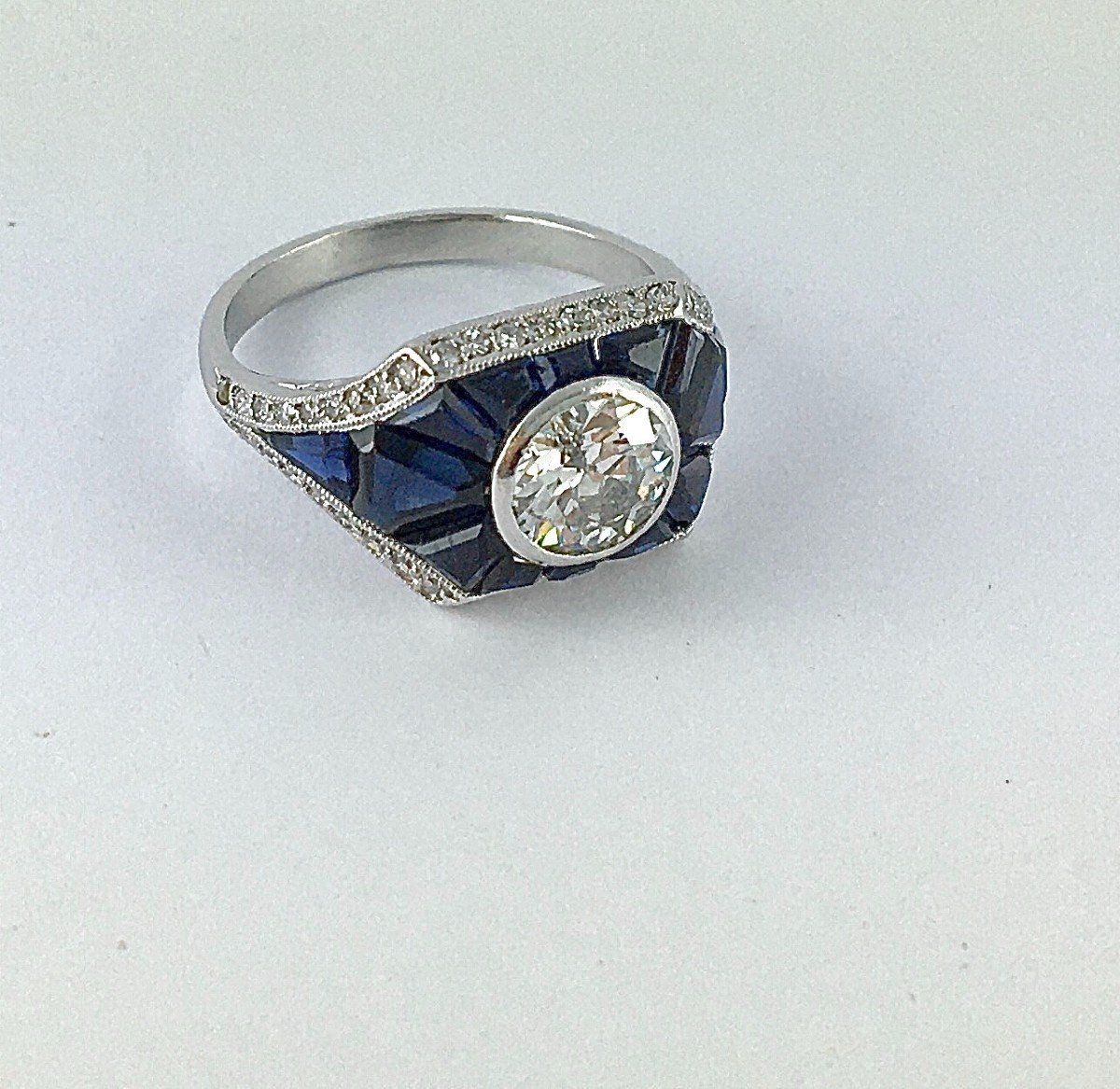 Art Deco Signet Ring With Old Cut Diamond And Mystery Set Sapphires On Platinum-photo-1