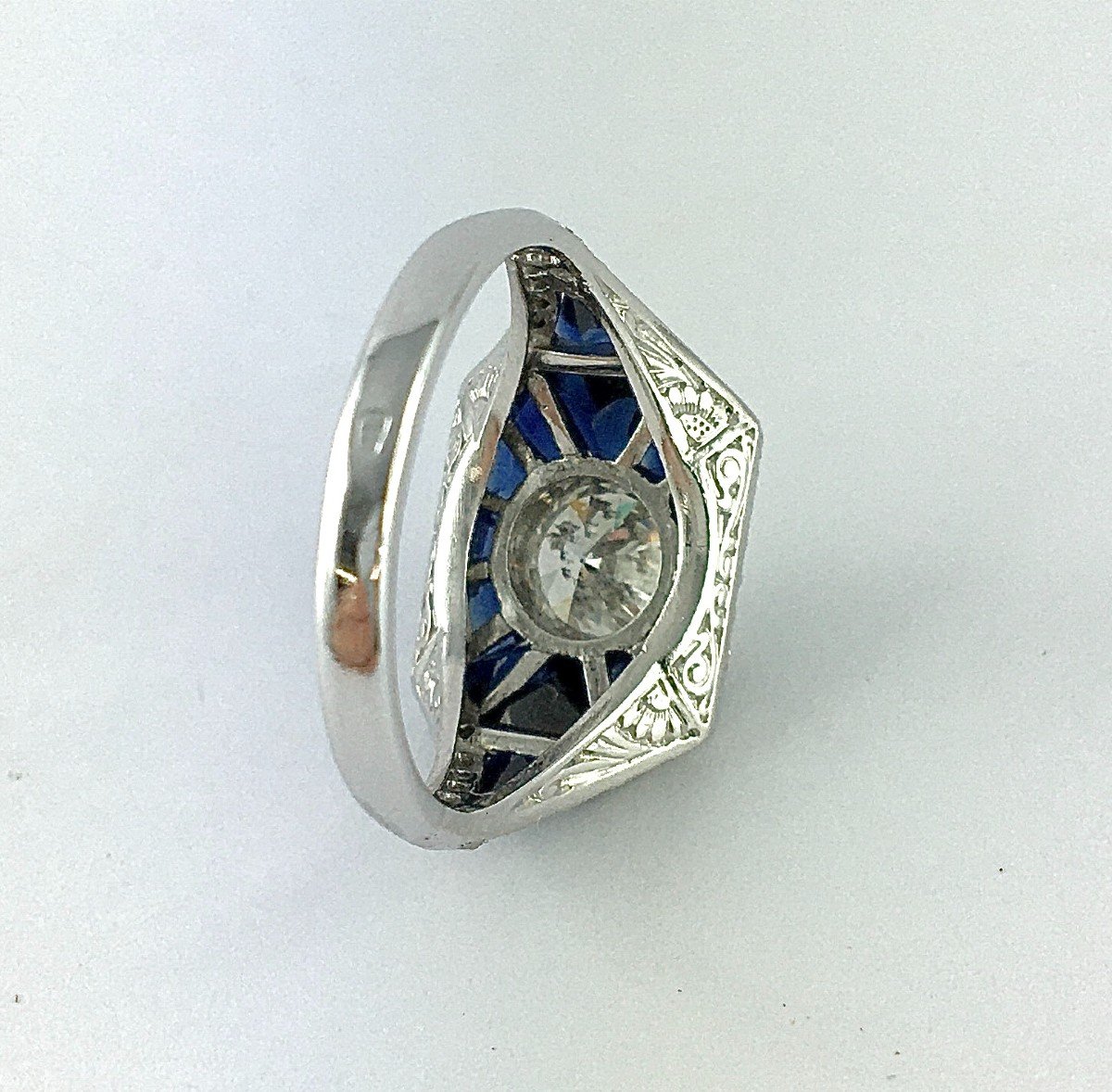 Art Deco Signet Ring With Old Cut Diamond And Mystery Set Sapphires On Platinum-photo-7